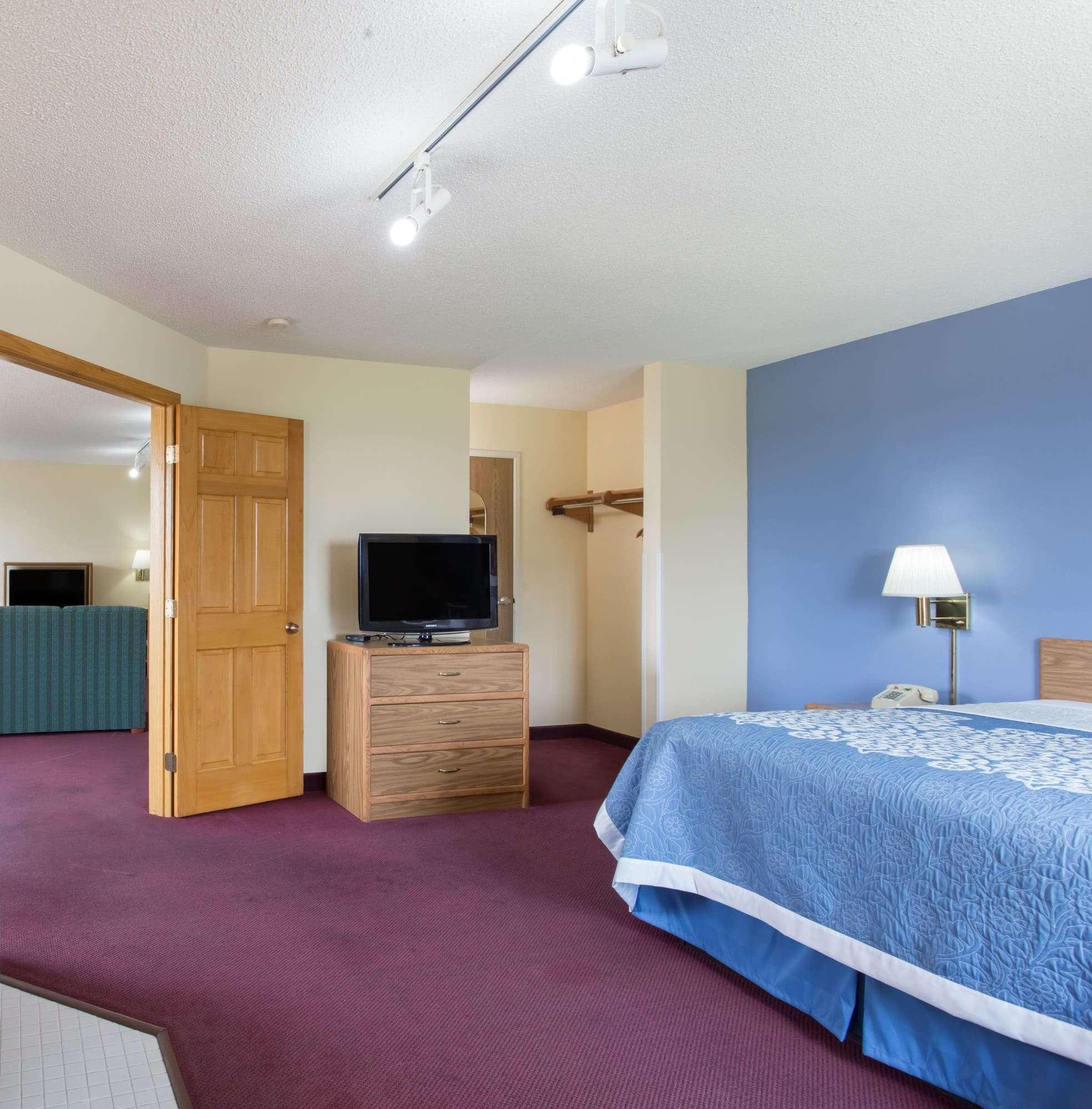 Days Inn By Wyndham Johnson Creek Eksteriør bilde