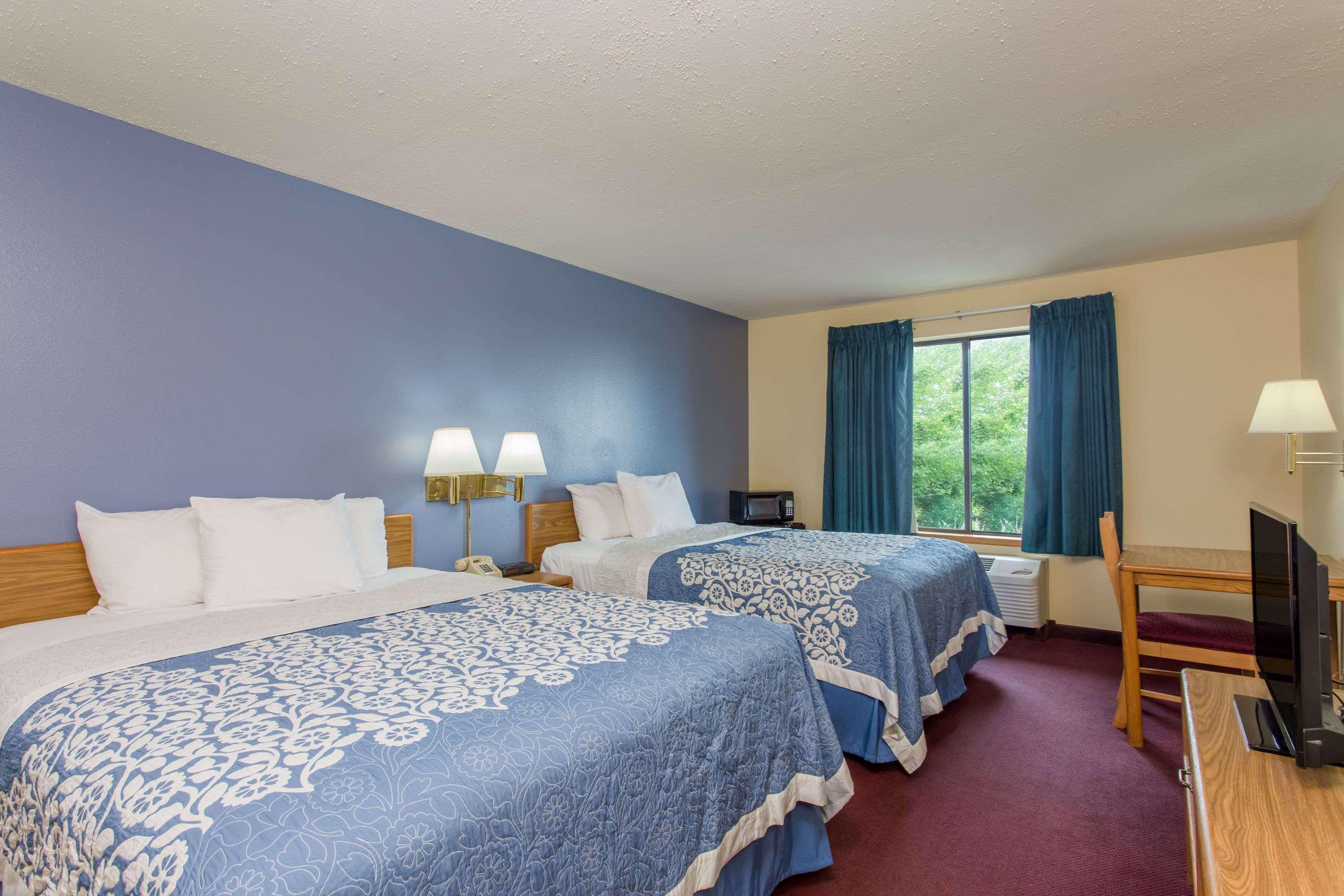 Days Inn By Wyndham Johnson Creek Eksteriør bilde